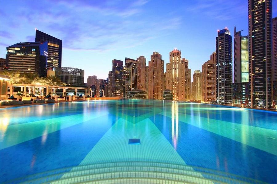 Address Dubai Marina piscina