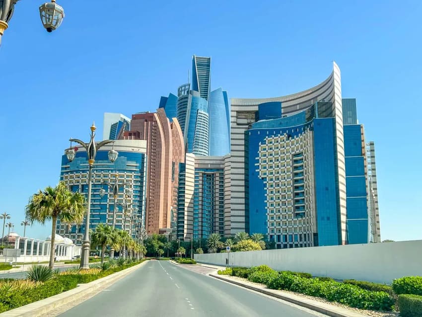 bus turistico por abu dhabi